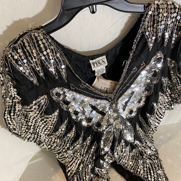 Vintage Butterfly Sequin Detailed top - Picture 2 of 9